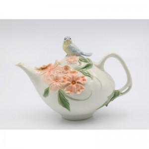 CosmosGifts 10 Oz. Porcelain BlueBird Apple Blossom Teapot SMOS1302